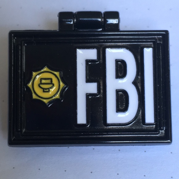 Fox Mulder FBI pin X-Files / Simpson’s mashup - Picture 2 of 8